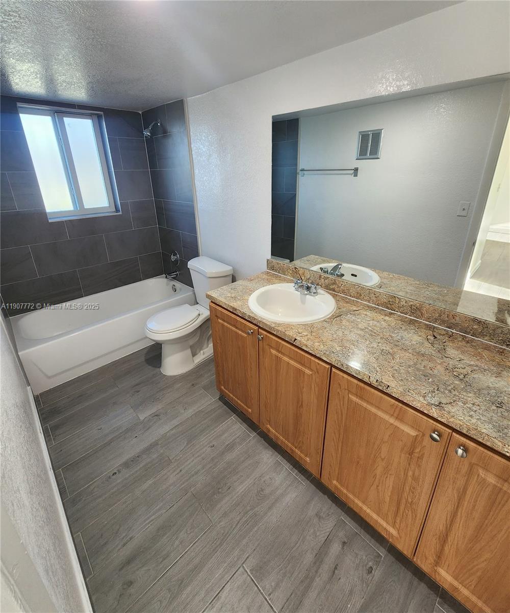 Cutler Bay Condo: 10900 Southwest 196th Street