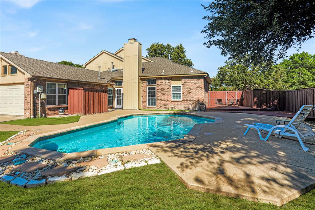 Coppell Condo: 205 Carriage Court