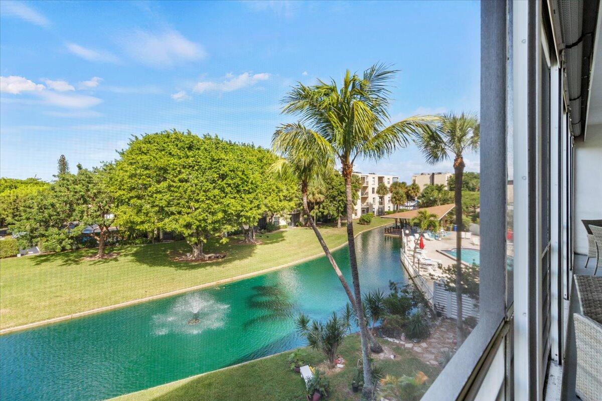 Lantana Condo: 300 Waterway Drive South