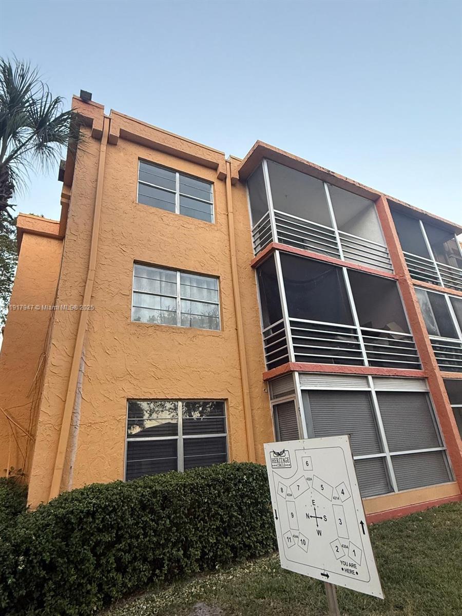 Deerfield Beach Condo: 4304 Northwest 9th Avenue