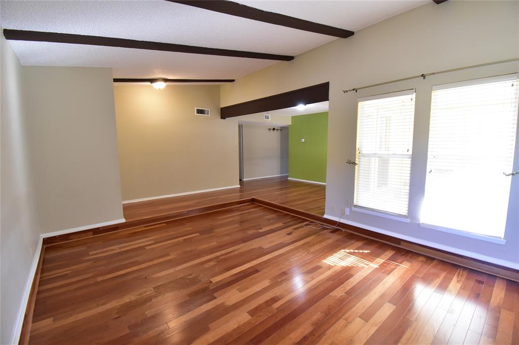 Garland Condo: 5414 Castleview Lane