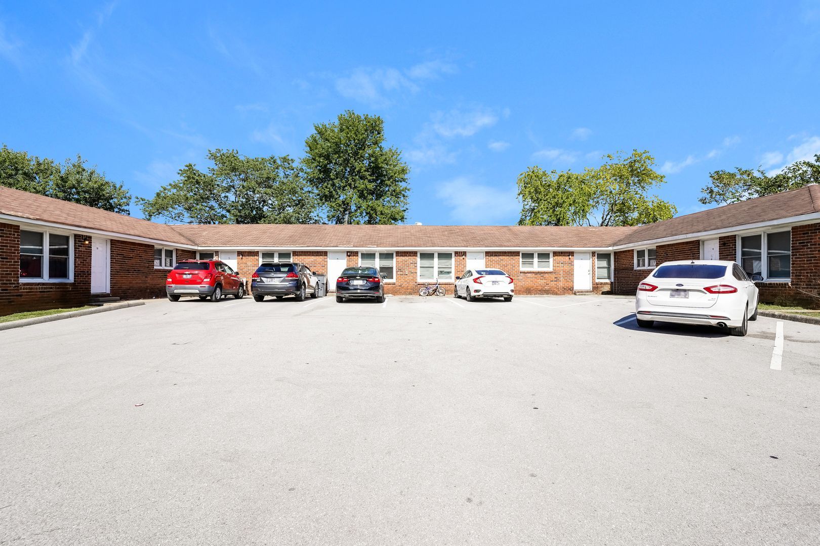 Mcminnville House: 415 Pinecrest St