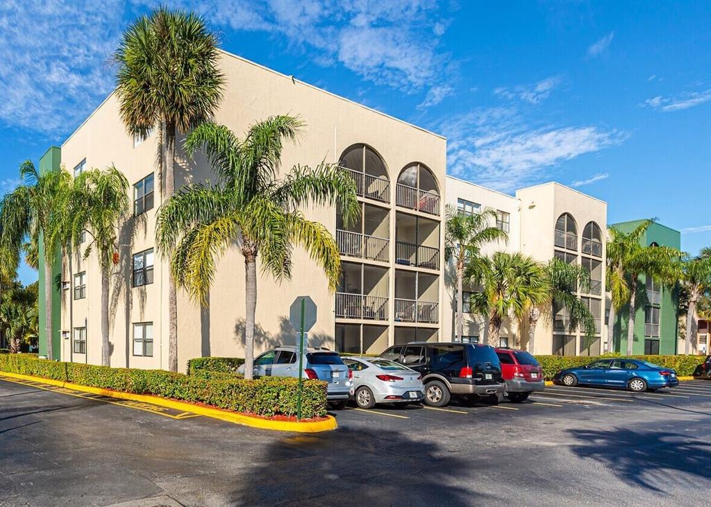 Hialeah Condo: 17350 Northwest 68th Avenue