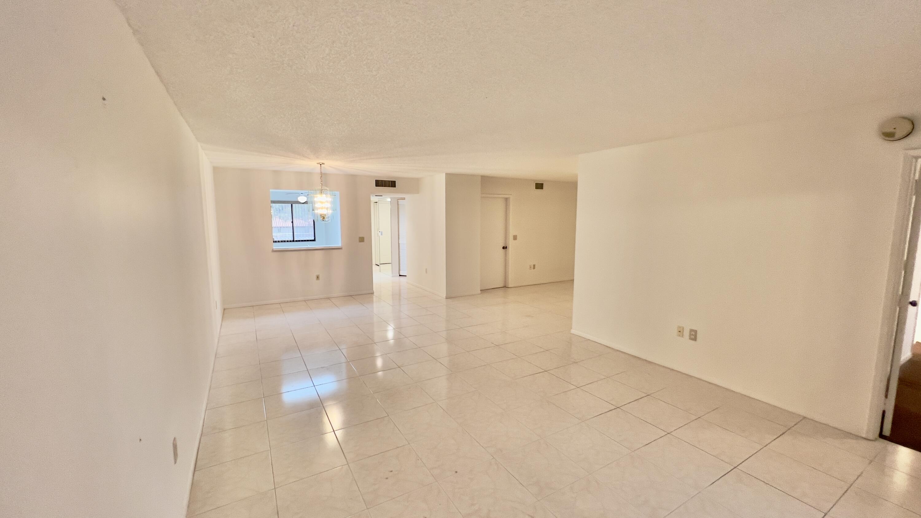 Delray Beach Condo: 6121 Pointe Regal Circle