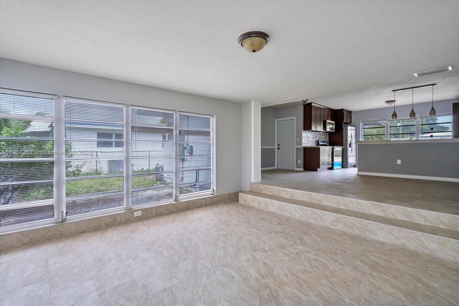 North Miami Beach Condo: 1060 Northeast 166th Street