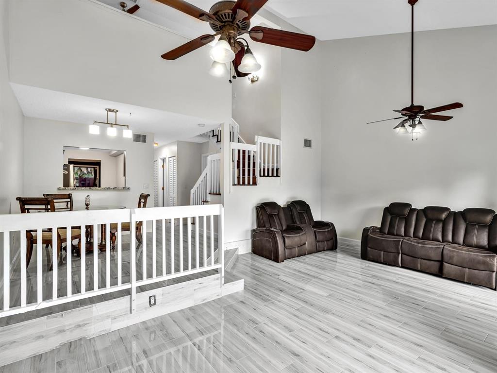 Davie Condo: 4182 South Pine Island Road