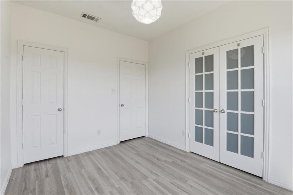 Coppell Condo: 1122 Bethel School Court