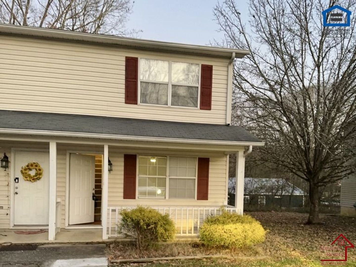 Flintstone House: 181 East Ave