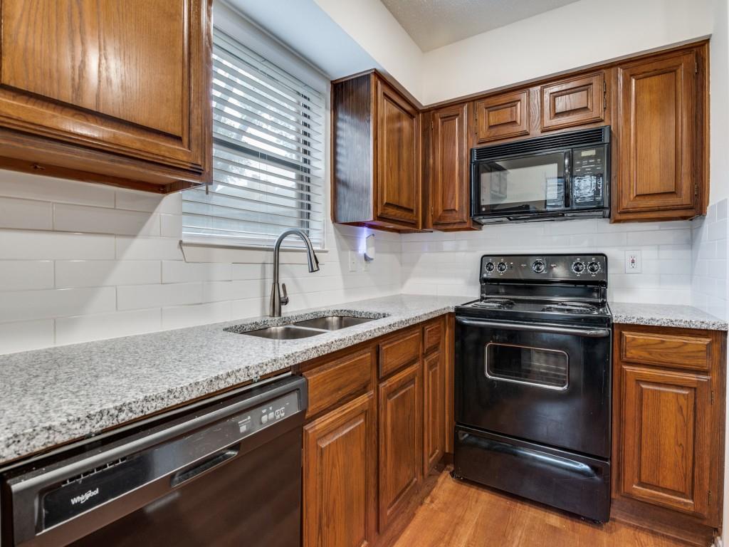 Arlington Condo: 1307 Willoughby Lane