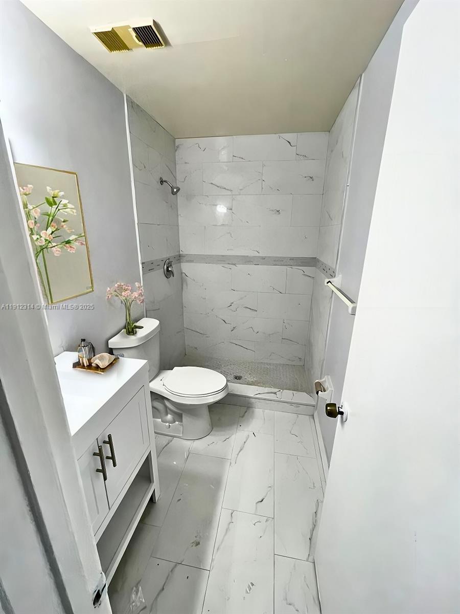 Pembroke Pines Condo: 10070 Northwest 6th Street