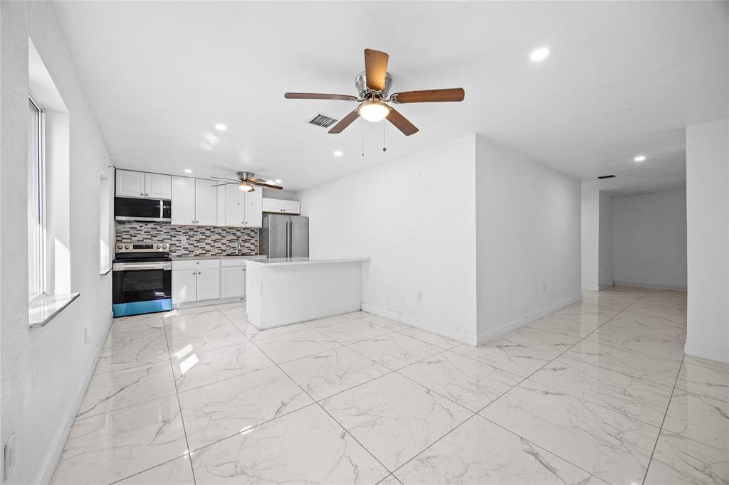 North Miami Beach Condo: 1525 Northeast 160th Street
