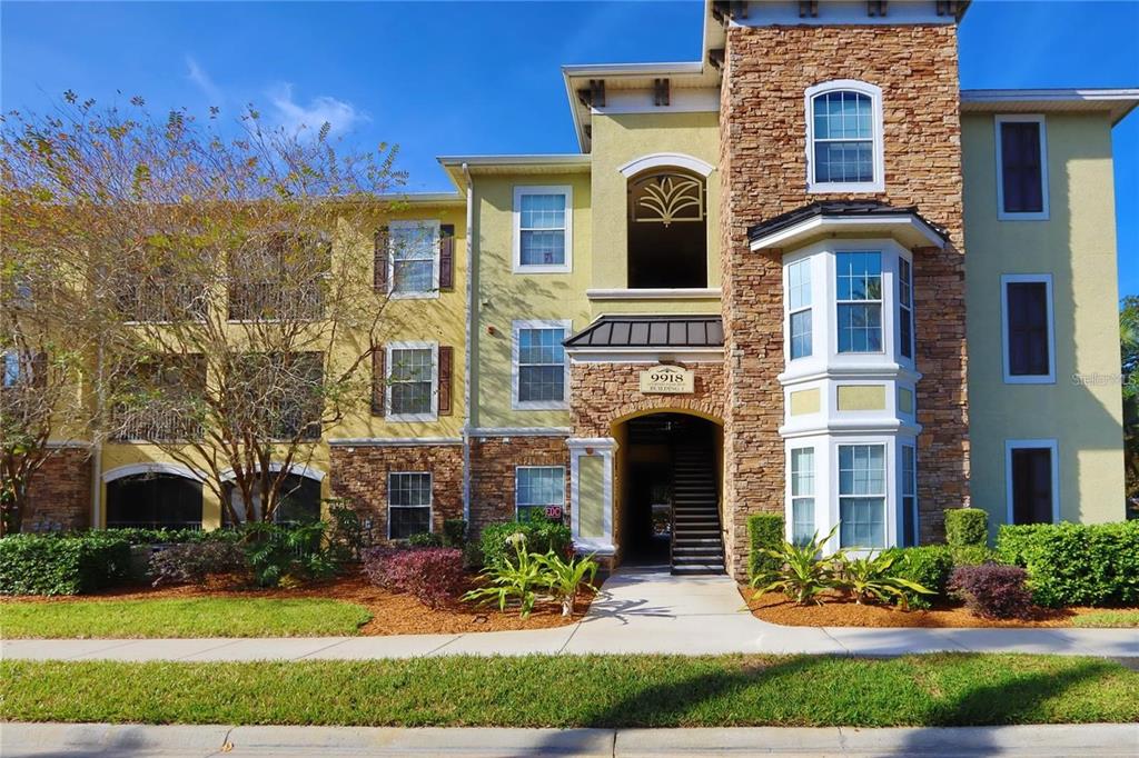 Tampa Condo: 9918 Courtney Palms Boulevard