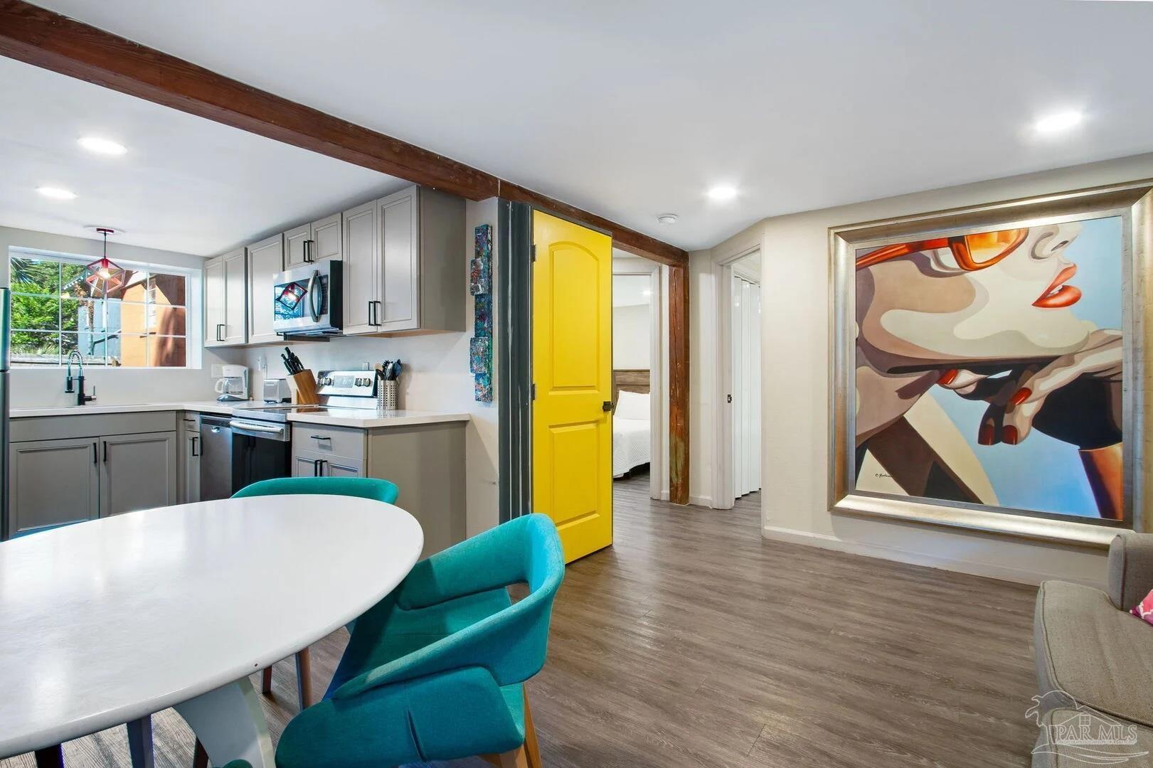 Pensacola Condo: 107 North D Street