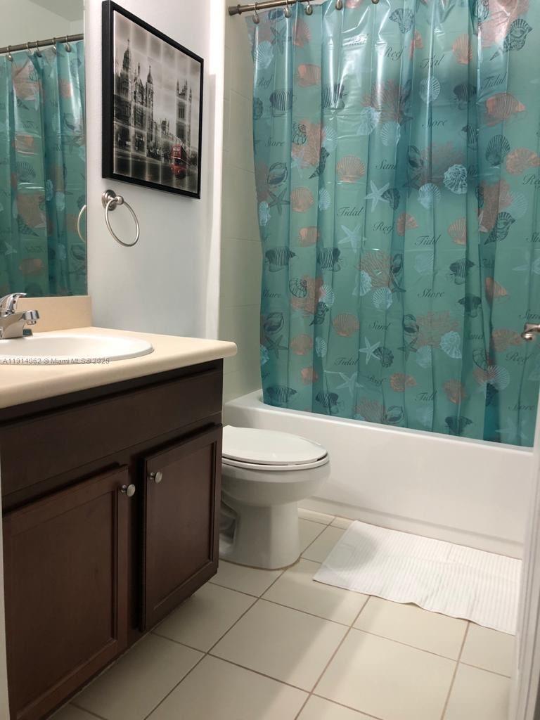 Hallandale Beach Condo: 1018 Foster Road