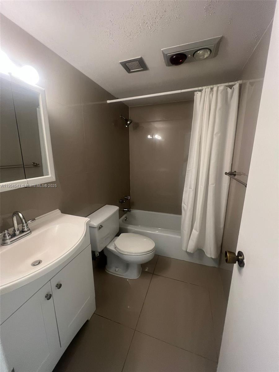 Hallandale Beach Condo: 1965 South Ocean Drive