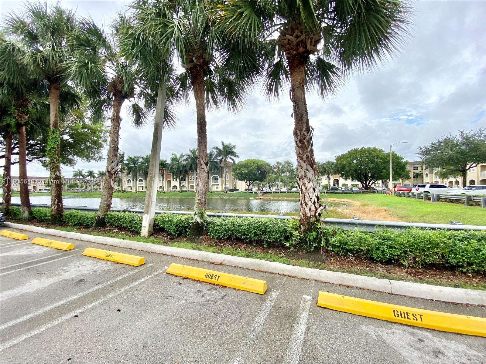 Doral Condo: 10885 Northwest 89th Terrace