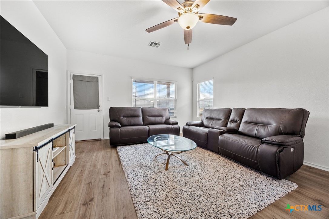 Jarrell Condo: 141 Rowdy Yates Way