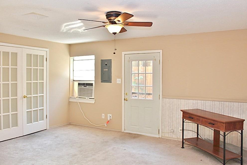 Waxahachie Condo: 210 University Avenue