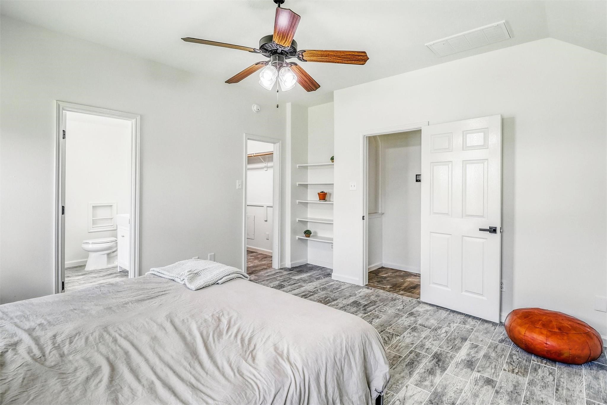 Richmond Condo: 6015 Wildbriar Lane