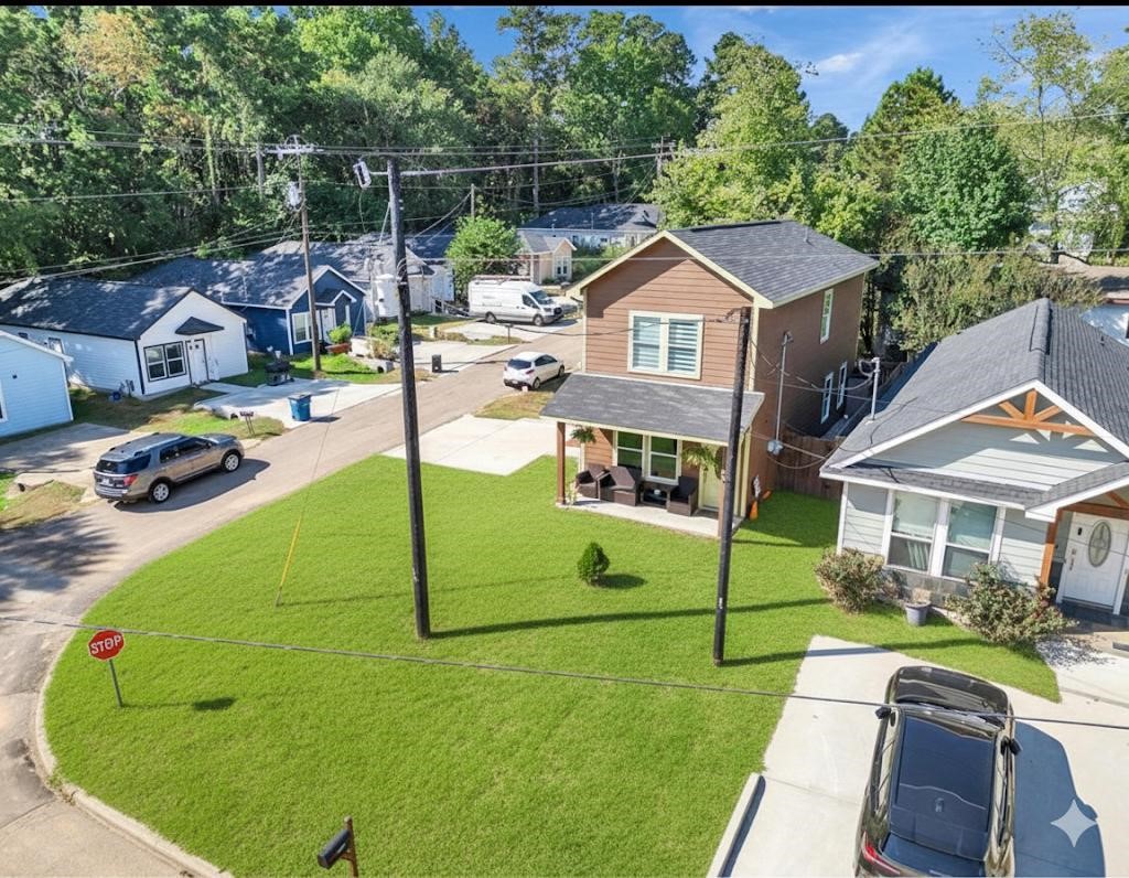 Montgomery Condo: 16984 West Juneau Street