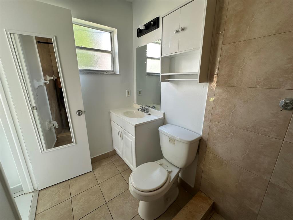 Hollywood Condo: 1705 Adams Street