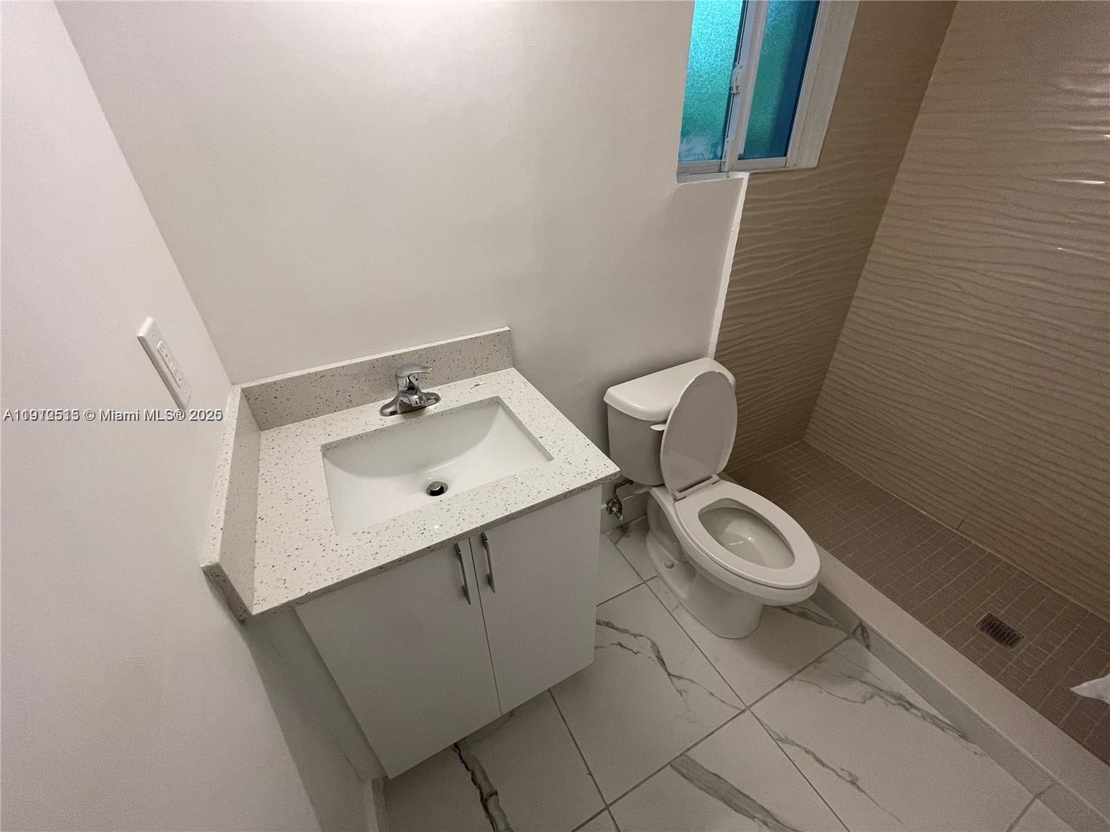 Hollywood Condo: 1652 Madison Street