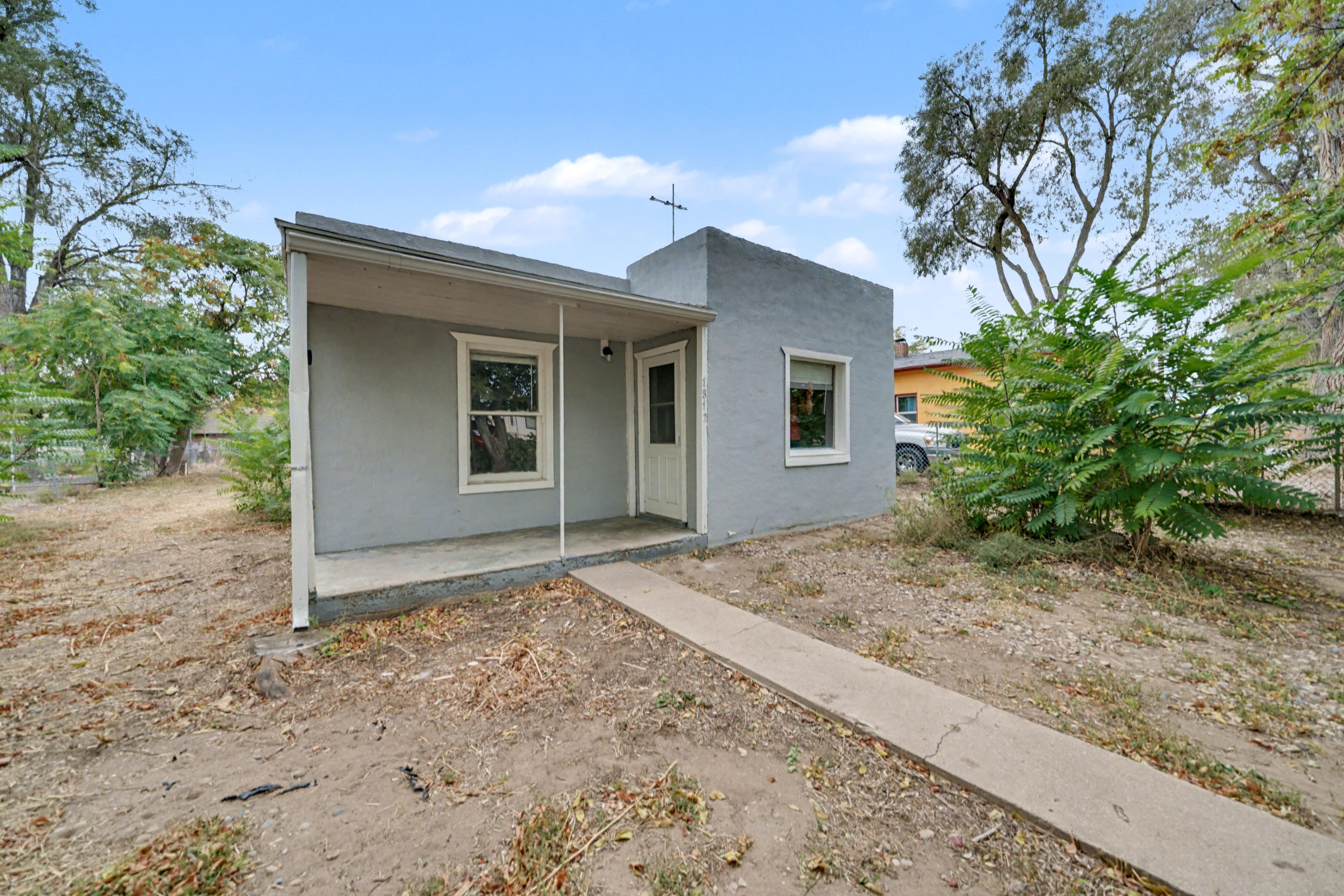 Pueblo House: 1512 E 18th Street