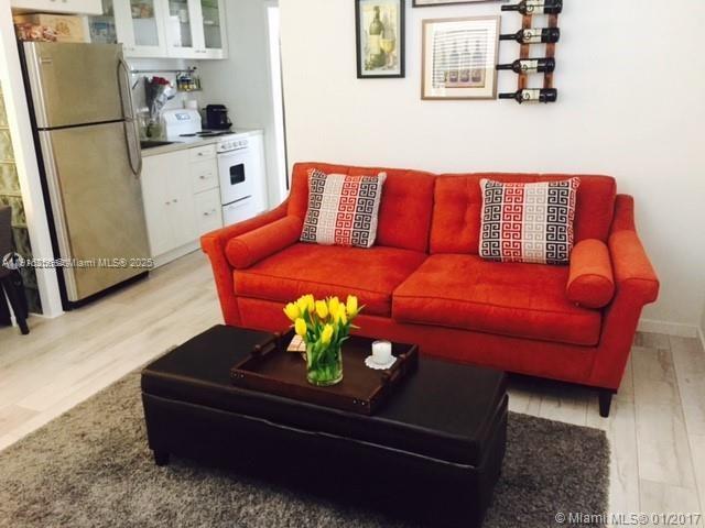 Miami Beach Condo: 919 Michigan Avenue