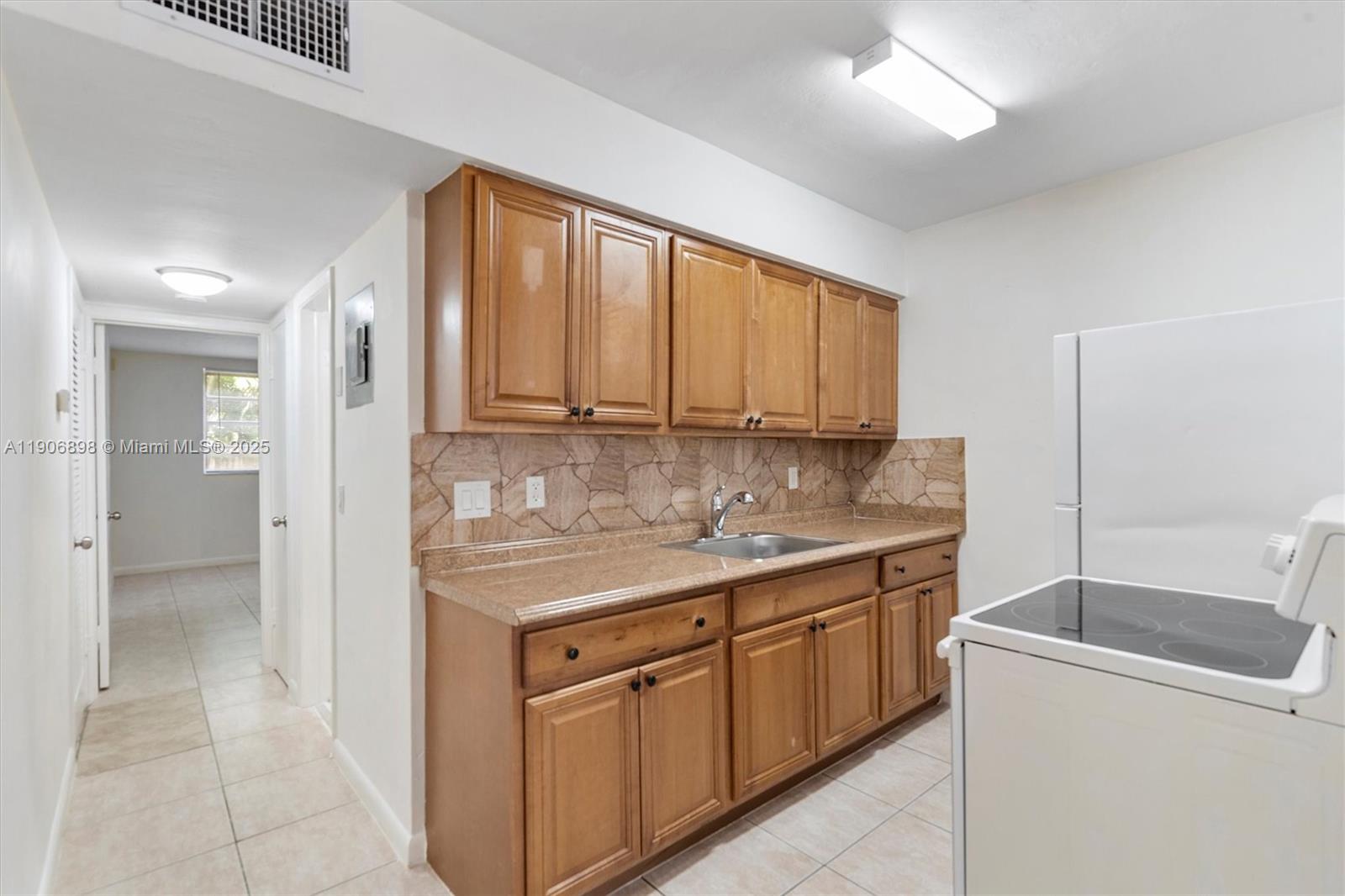 Hollywood Condo: 1715 North 16th Avenue