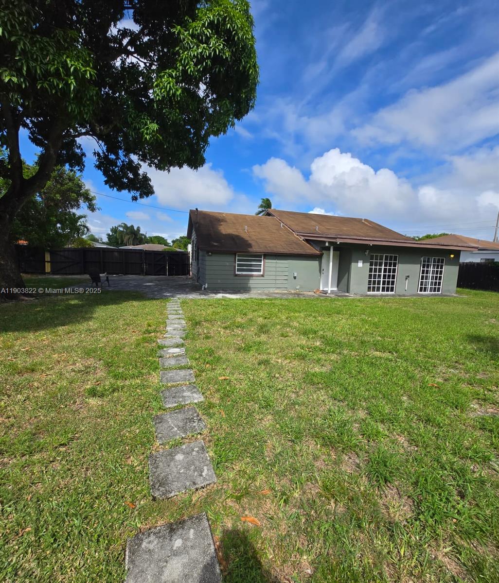 Hollywood Condo: 2420 Jackson Street