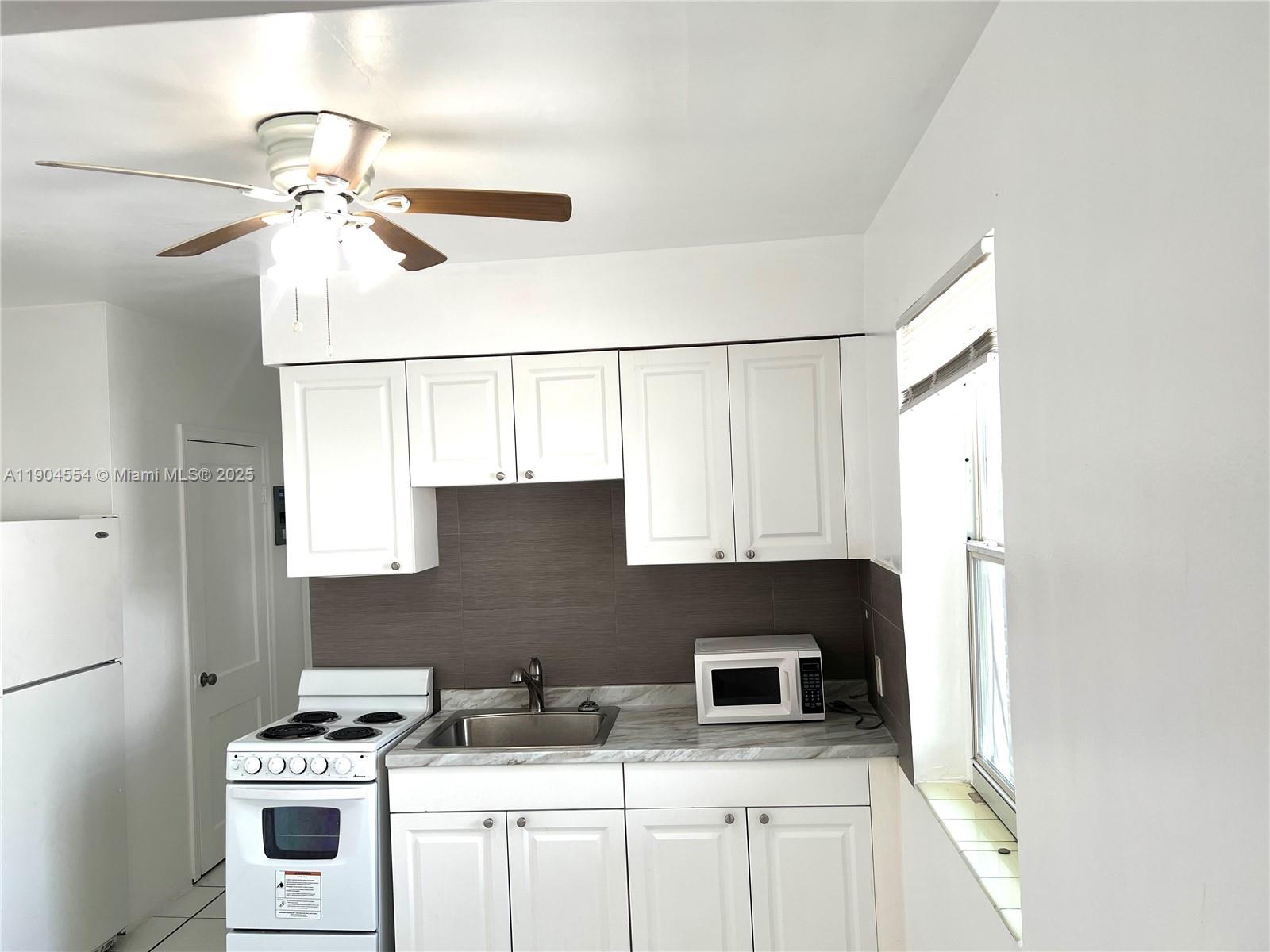 Hollywood Condo: 1931 Jefferson Street