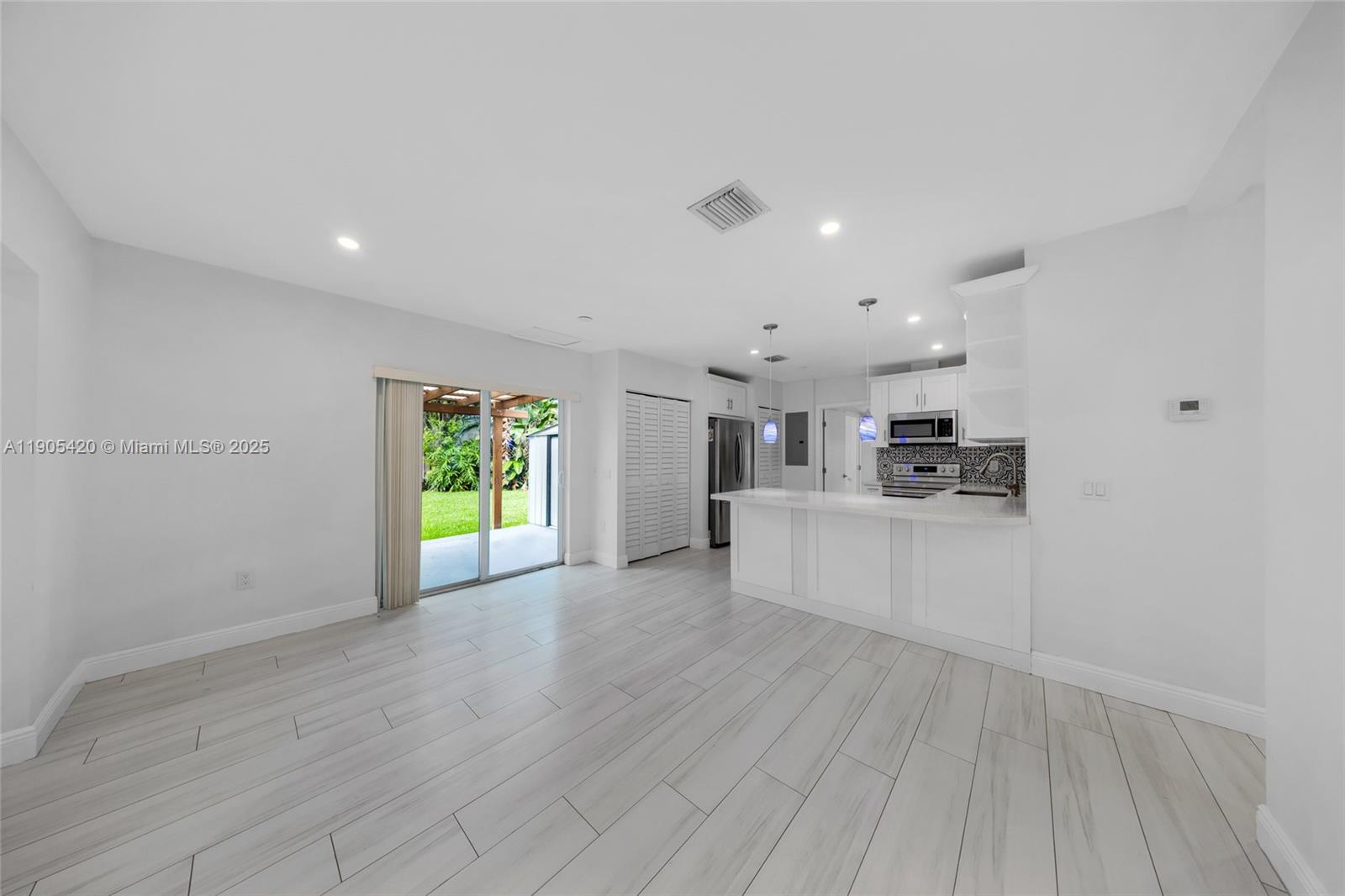 Hollywood Condo: 2306 North 28th Avenue