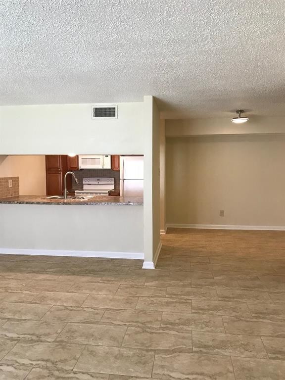 Houston Condo: 1947 Greenbriar Colony Drive