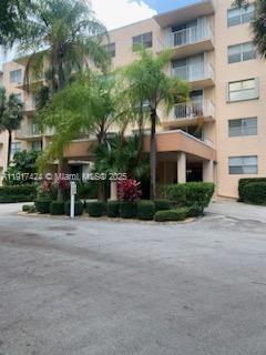 West Palm Beach Condo: 470 Executive Center Drive