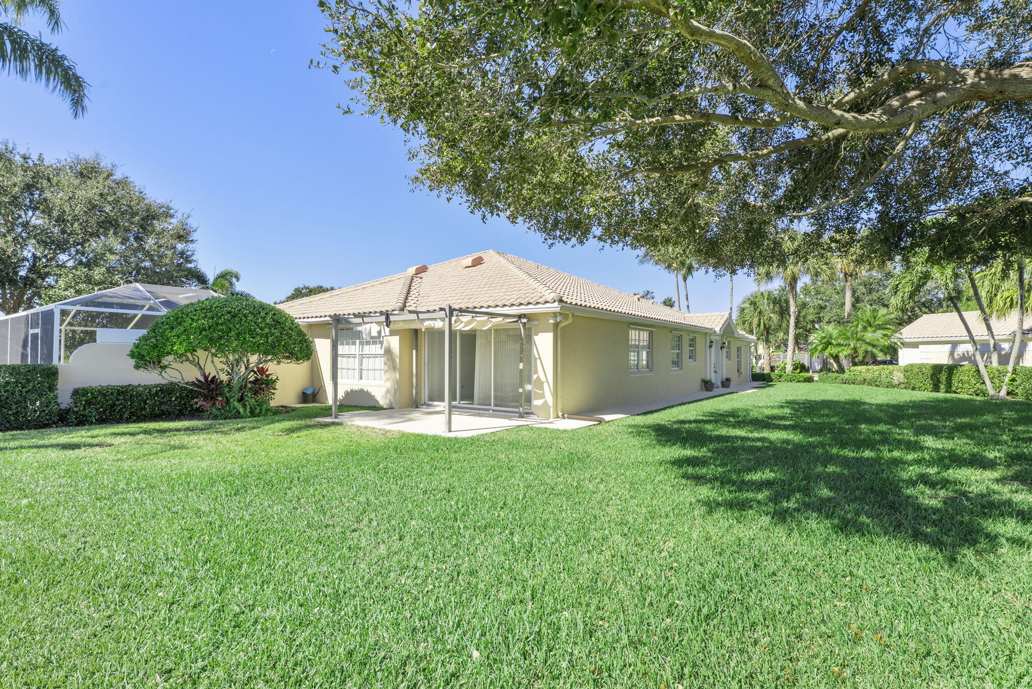 Wellington Condo: 8270 Eleuthera Lane