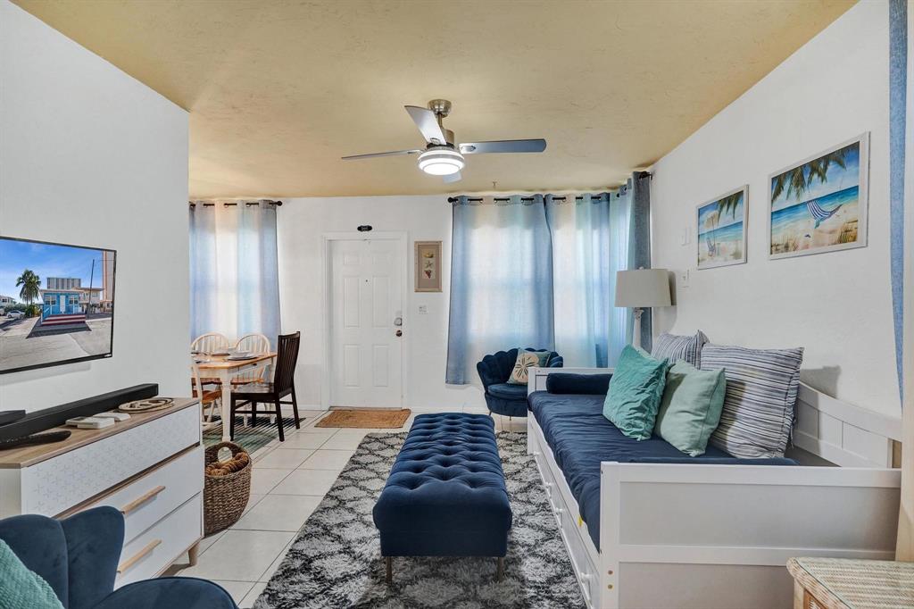 Hollywood Condo: 326 Madison Street