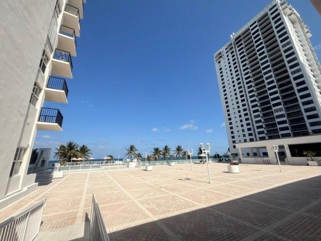 Hollywood Condo: 2101 South Ocean Drive