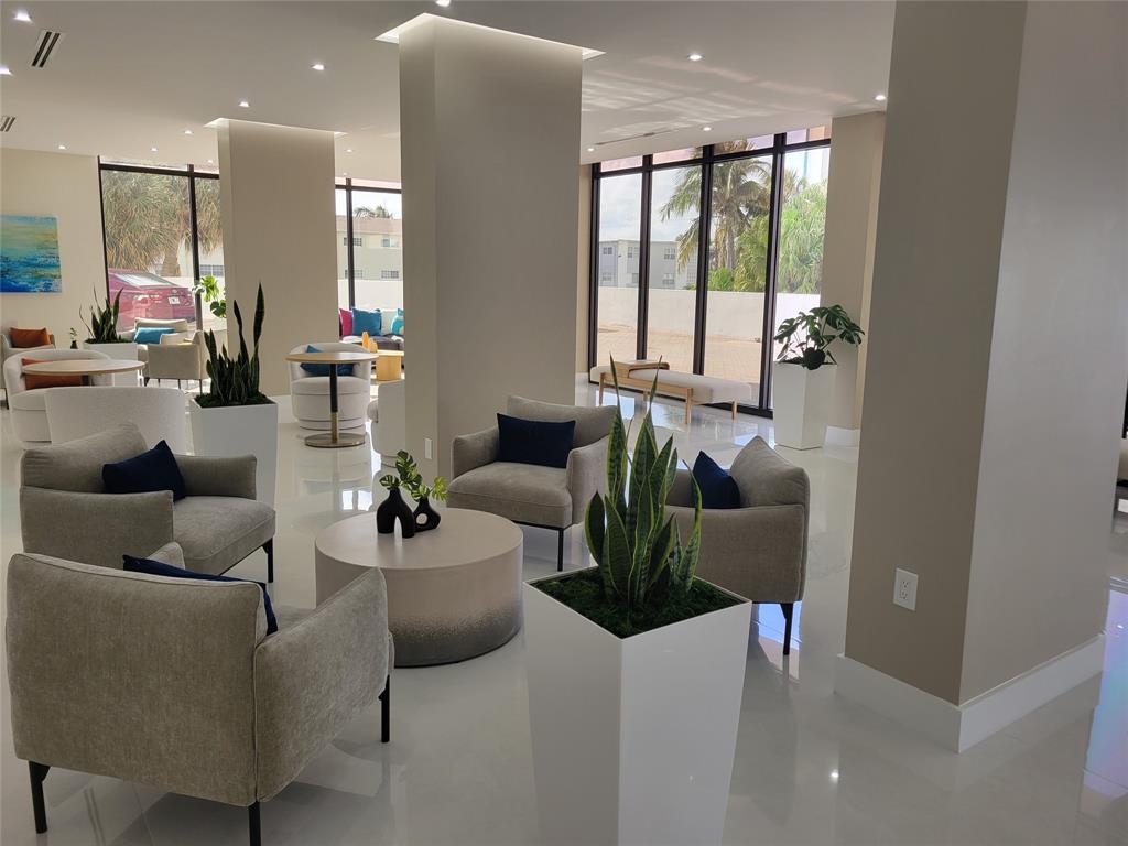 Hollywood Condo: 2401 South Ocean Drive