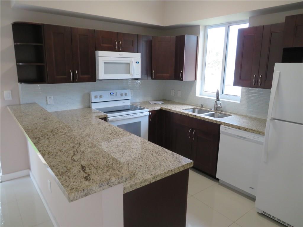 Hollywood Condo: 1944 Sheridan Street