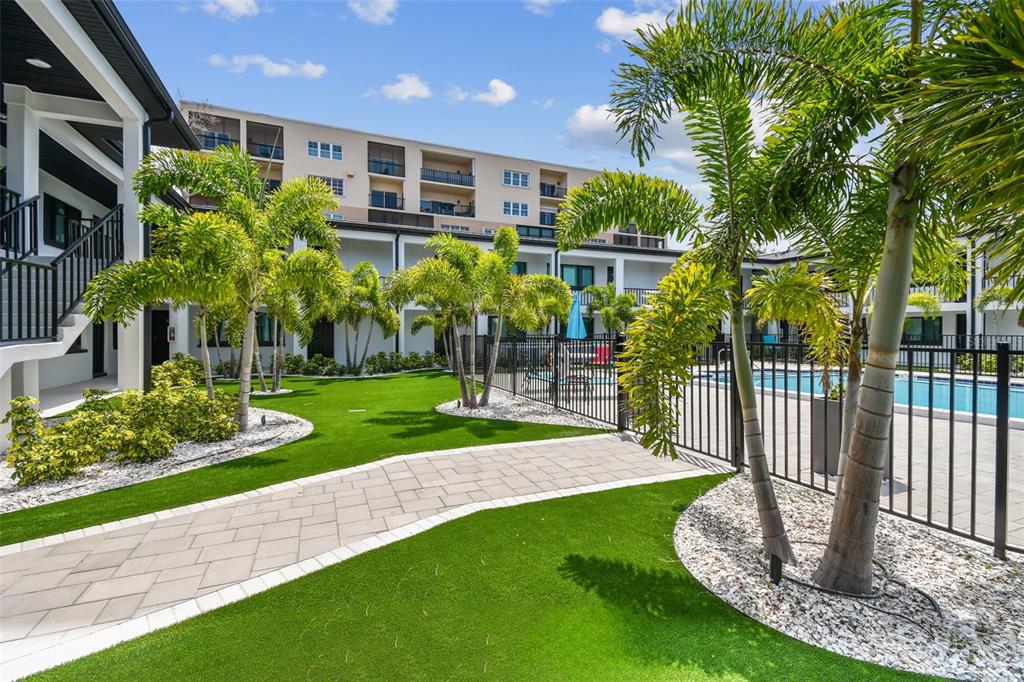 Belleair Bluffs Condo: 2942 West Bay Drive