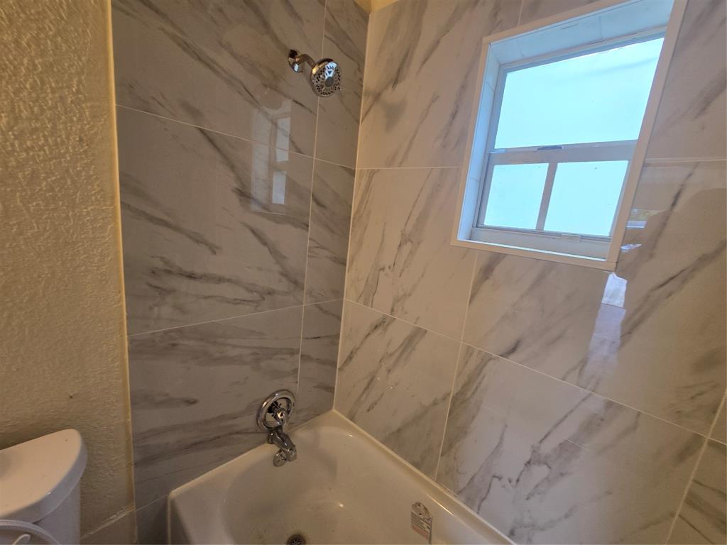 Pompano Beach Condo: 300 Northwest 20th Avenue