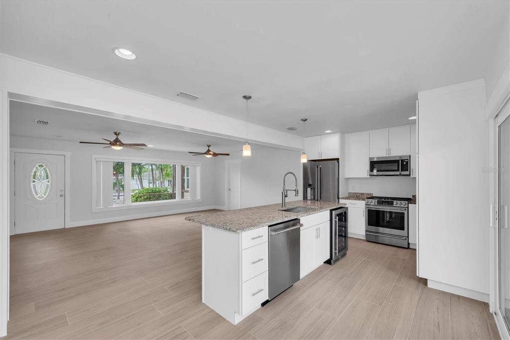 Clearwater Condo: 907 Narcissus Avenue