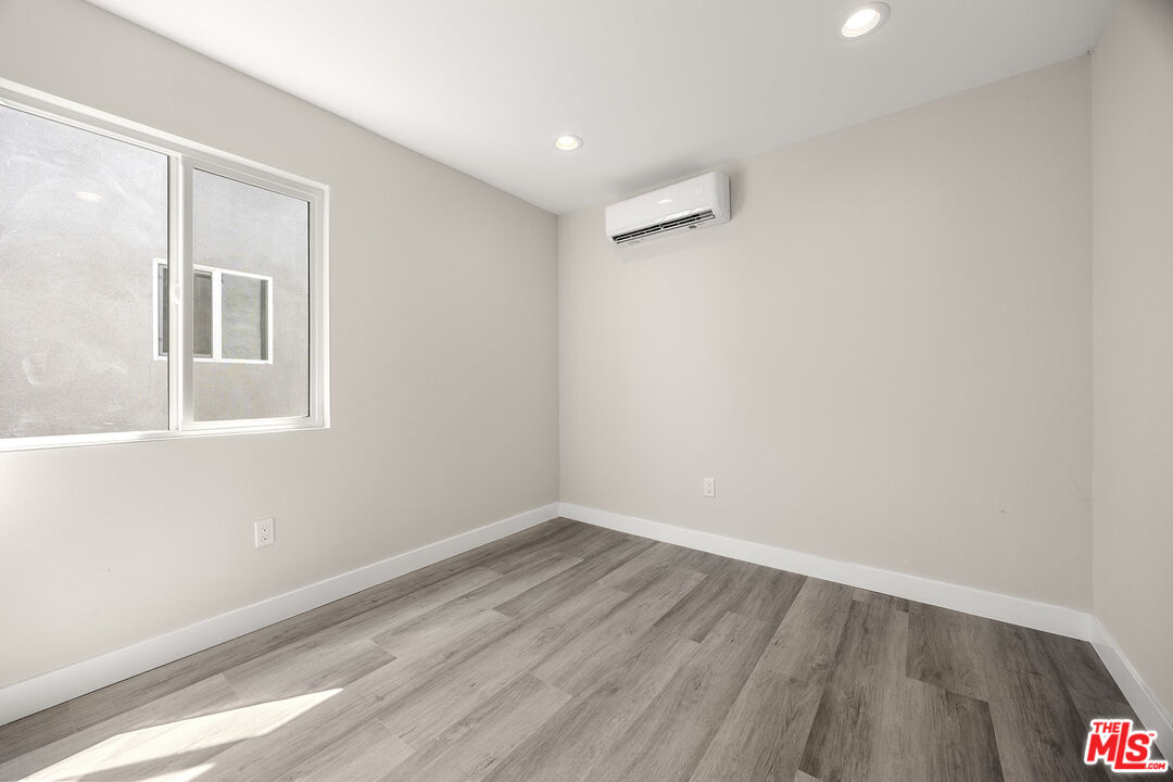 Fullerton Condo: 121 West Elm Avenue