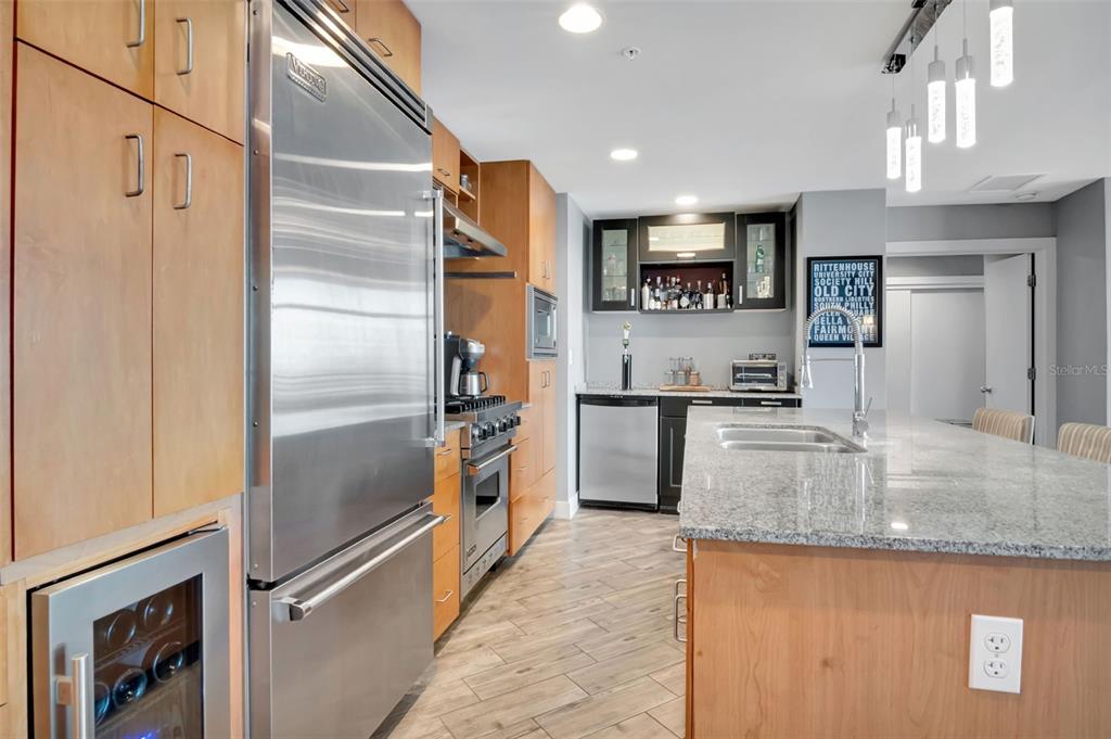 Tampa Condo: 1120 East Kennedy Boulevard