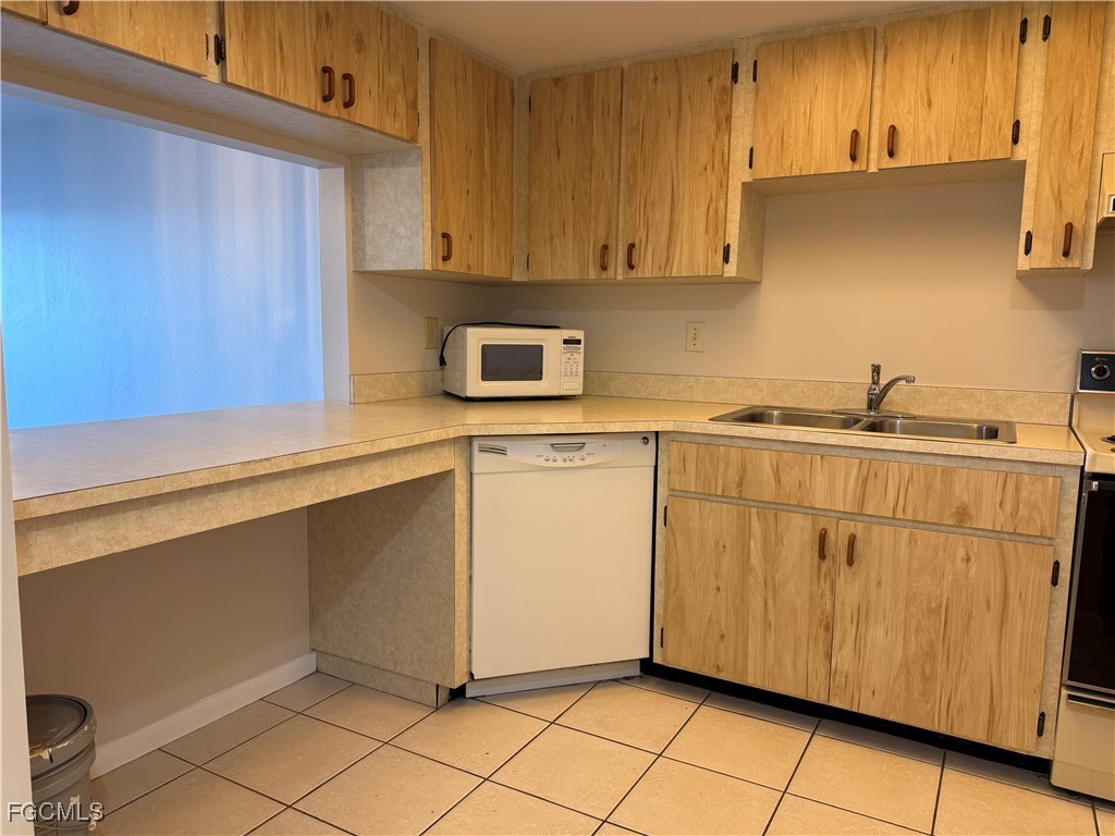 Cape Coral Condo: 131 Southwest 47th Terrace