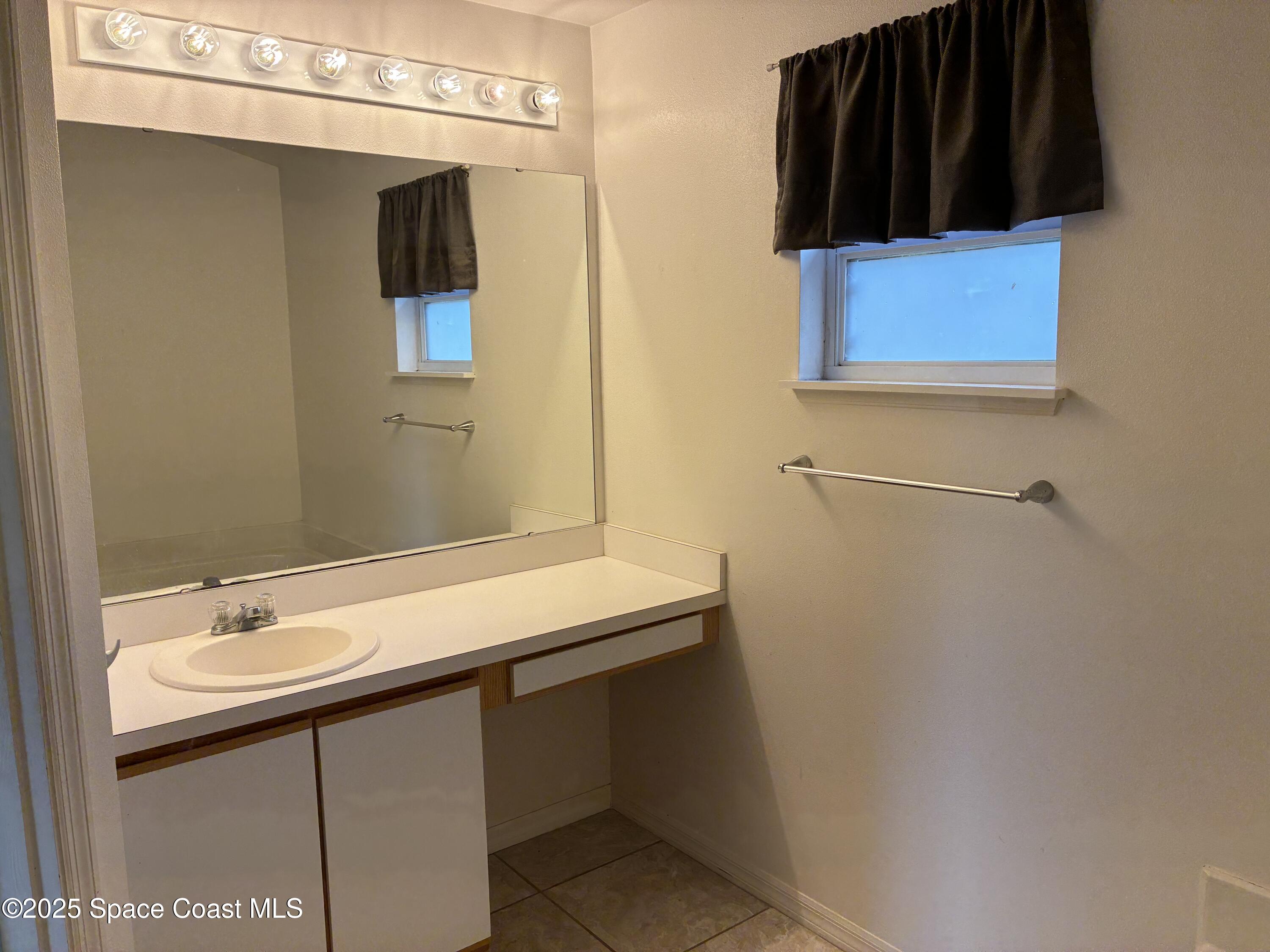 Palm Bay Condo: 117 Hillock Avenue Northwest