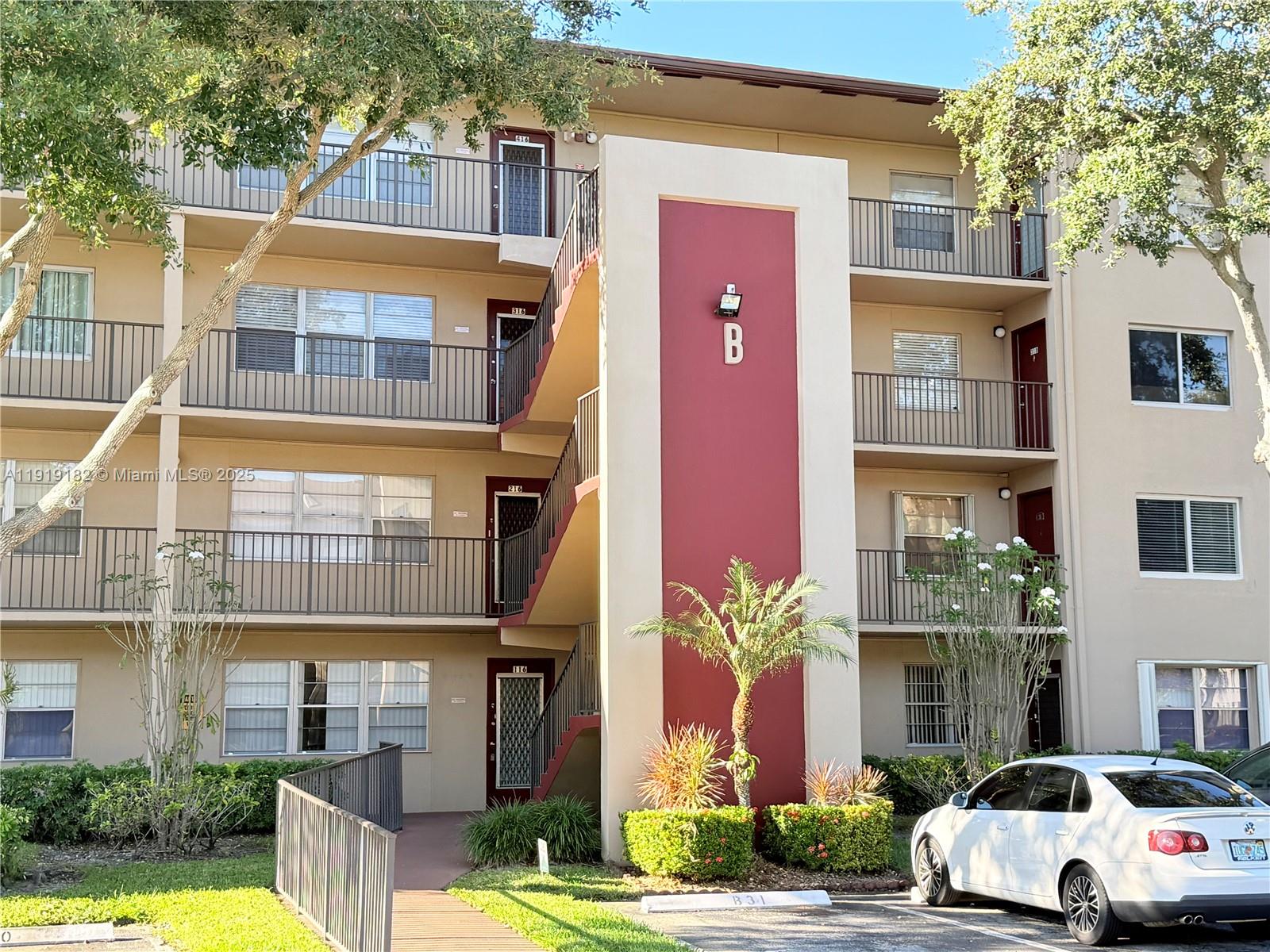 Pembroke Pines Condo: 850 Southwest 133rd Terrace