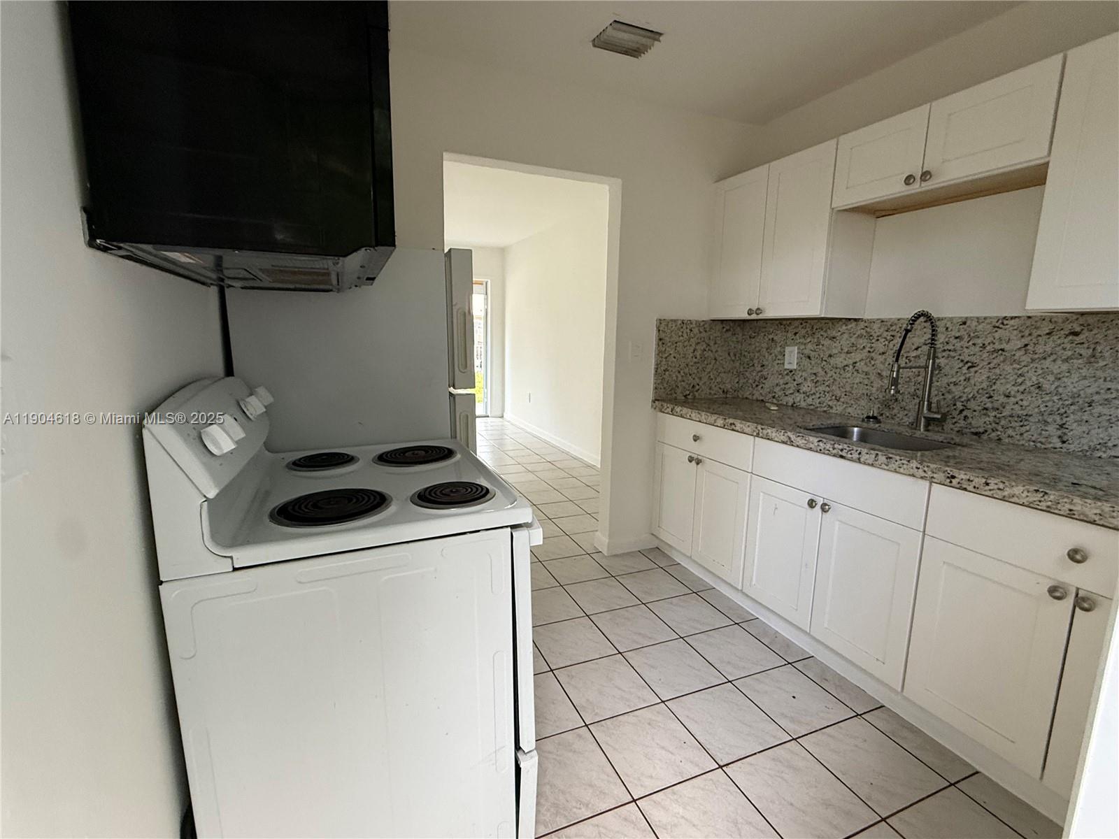 Opa-Locka Condo: 620 Oriental Boulevard