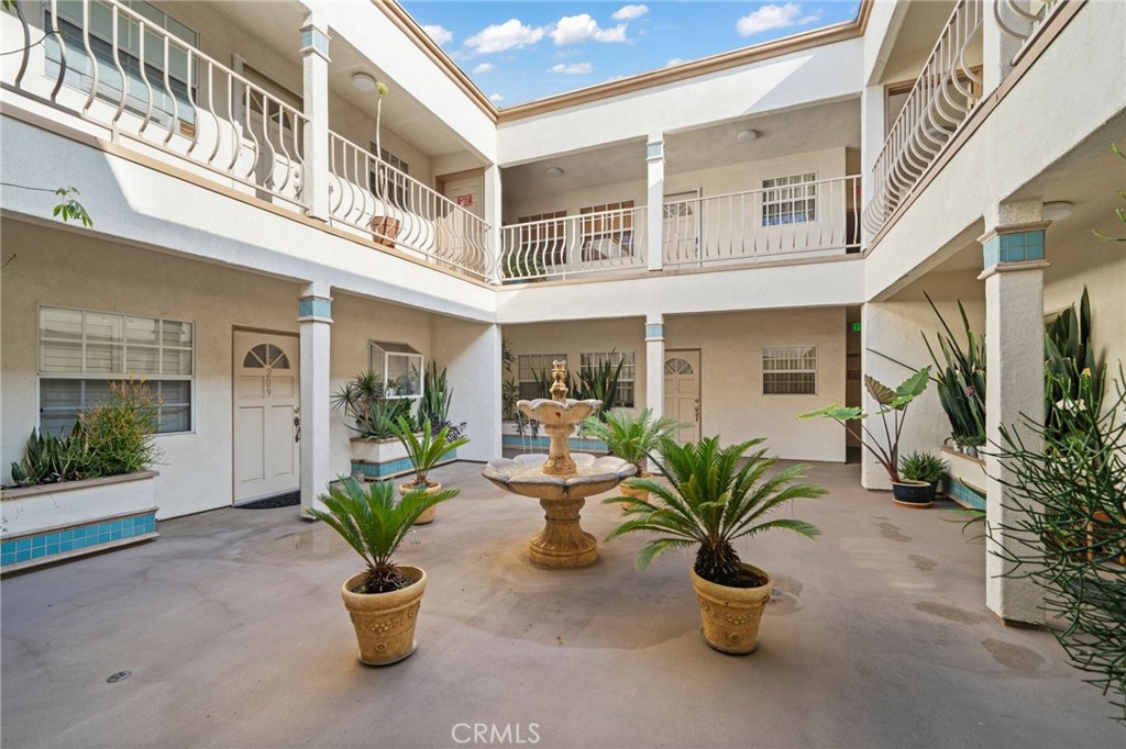 Long Beach Condo: 1145 Roswell Avenue