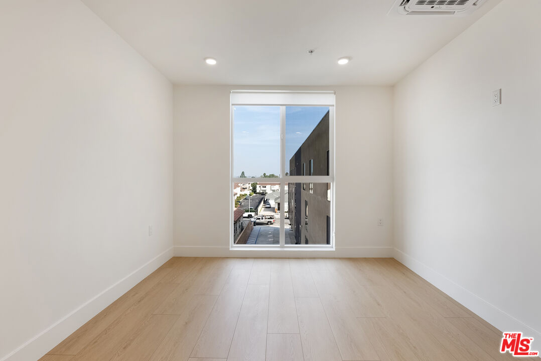 Cypress Condo: 8561 Belmont Street